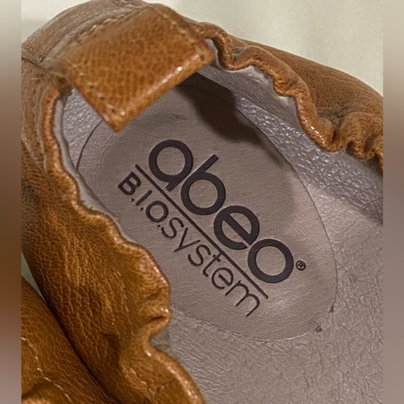 Abeo Jean II Slip-On Leather Loafers Size 7 1/2 Neutral - Picture 14 of 15